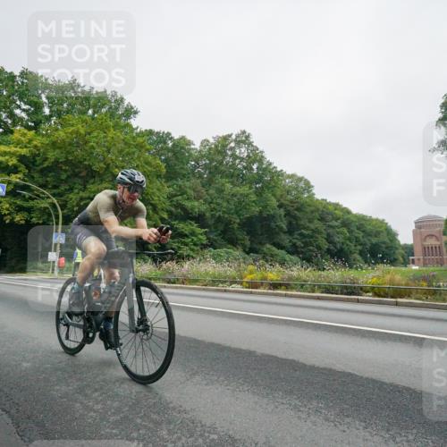 14.09.2025 - Stadtparktriathlon Michael Burmester http://msf.ph/oto/8889108 14.09.2025 09:04:22 Radfahren 303, 332, 338, 369, 372 meine-sportfotos.de