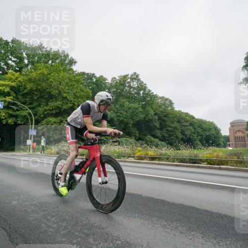 14.09.2025 - Stadtparktriathlon Michael Burmester http://msf.ph/oto/8889113 14.09.2025 09:04:23 Radfahren 303, 332, 338, 369, 372 meine-sportfotos.de