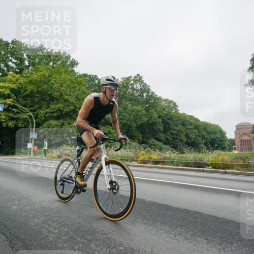 14.09.2025 - Stadtparktriathlon Michael Burmester http://msf.ph/oto/8889115 14.09.2025 09:04:26 Radfahren 303, 315, 332, 338, 360, 372 meine-sportfotos.de