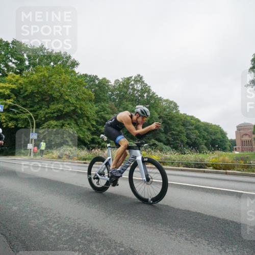 14.09.2025 - Stadtparktriathlon Michael Burmester http://msf.ph/oto/8889118 14.09.2025 09:04:34 Radfahren 315, 316, 360 meine-sportfotos.de