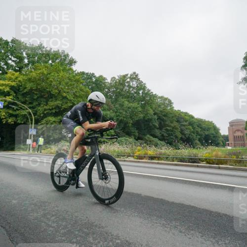 14.09.2025 - Stadtparktriathlon Michael Burmester http://msf.ph/oto/8889119 14.09.2025 09:04:35 Radfahren 315, 316, 360, 476 meine-sportfotos.de