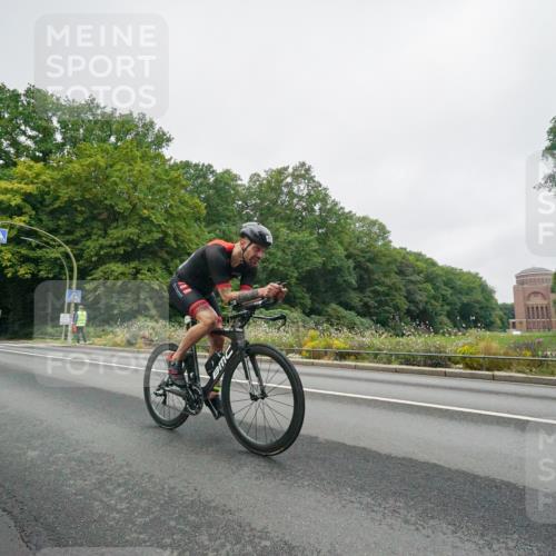 14.09.2025 - Stadtparktriathlon Michael Burmester http://msf.ph/oto/8889123 14.09.2025 09:04:45 Radfahren 321, 367, 476 meine-sportfotos.de