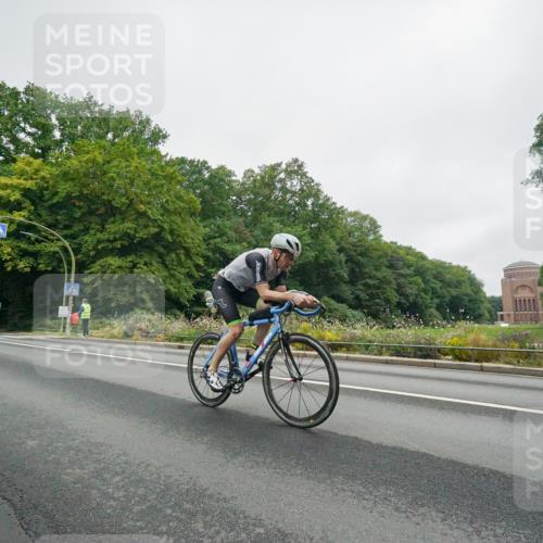 14.09.2025 - Stadtparktriathlon Michael Burmester http://msf.ph/oto/8889126 14.09.2025 09:04:48 Radfahren 321, 367, 405, 476 meine-sportfotos.de