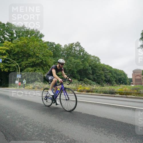 14.09.2025 - Stadtparktriathlon Michael Burmester http://msf.ph/oto/8889127 14.09.2025 09:04:49 Radfahren 321, 367, 405, 476 meine-sportfotos.de