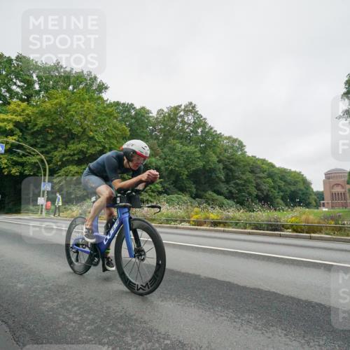 14.09.2025 - Stadtparktriathlon Michael Burmester http://msf.ph/oto/8889136 14.09.2025 09:05:08 Radfahren 313 meine-sportfotos.de
