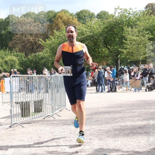 14.09.2025 - Stadtparktriathlon Strokosch-Dieckow http://msf.ph/oto/8889160 14.09.2025 12:38:25 Ziel 1071 meine-sportfotos.de