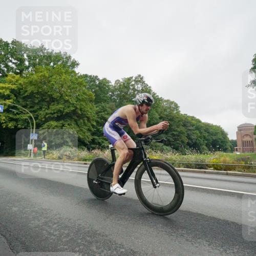 14.09.2025 - Stadtparktriathlon Michael Burmester http://msf.ph/oto/8889170 14.09.2025 09:06:03 Radfahren 306, 307, 320, 335, 356, 412, 431 meine-sportfotos.de