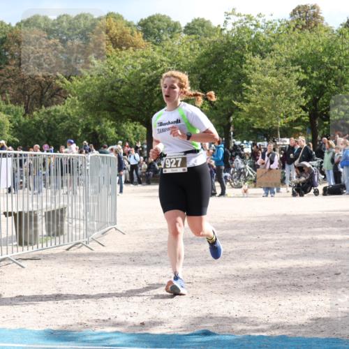 14.09.2025 - Stadtparktriathlon Strokosch-Dieckow http://msf.ph/oto/8889173 14.09.2025 12:38:39 Ziel 927 meine-sportfotos.de