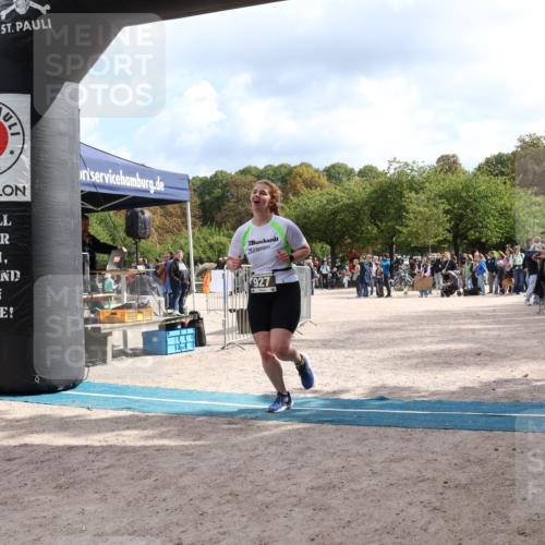 14.09.2025 - Stadtparktriathlon Strokosch-Dieckow http://msf.ph/oto/8889180 14.09.2025 12:38:40 Ziel 927 meine-sportfotos.de