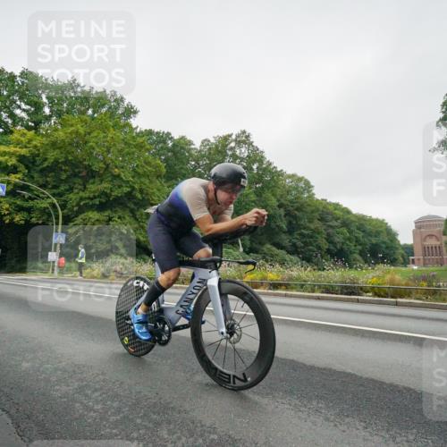 14.09.2025 - Stadtparktriathlon Michael Burmester http://msf.ph/oto/8889181 14.09.2025 09:06:22 Radfahren 331, 346, 359, 402, 422 meine-sportfotos.de