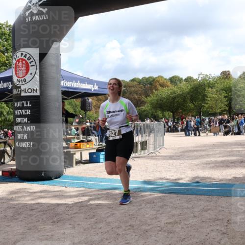 14.09.2025 - Stadtparktriathlon Strokosch-Dieckow http://msf.ph/oto/8889182 14.09.2025 12:38:40 Ziel 927 meine-sportfotos.de