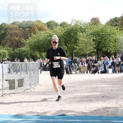 14.09.2025 - Stadtparktriathlon Strokosch-Dieckow http://msf.ph/oto/8889187 14.09.2025 12:38:52 Ziel 966 meine-sportfotos.de