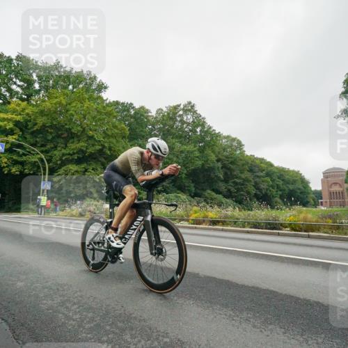 14.09.2025 - Stadtparktriathlon Michael Burmester http://msf.ph/oto/8889196 14.09.2025 09:06:50 Radfahren 344, 374, 397 meine-sportfotos.de