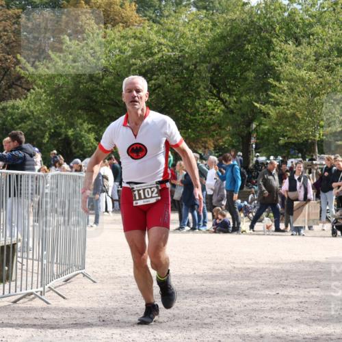 14.09.2025 - Stadtparktriathlon Strokosch-Dieckow http://msf.ph/oto/8889202 14.09.2025 12:39:19 Ziel 1102 meine-sportfotos.de