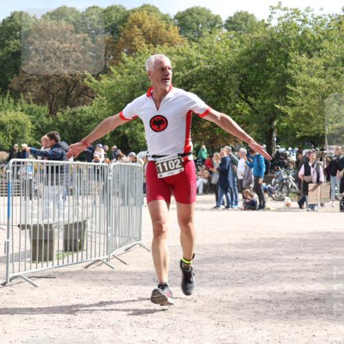 14.09.2025 - Stadtparktriathlon Strokosch-Dieckow http://msf.ph/oto/8889205 14.09.2025 12:39:20 Ziel 1102 meine-sportfotos.de
