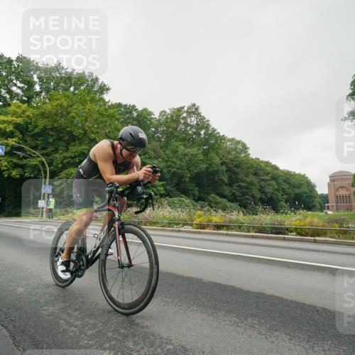 14.09.2025 - Stadtparktriathlon Michael Burmester http://msf.ph/oto/8889207 14.09.2025 09:07:35 Radfahren 304, 419, 425 meine-sportfotos.de