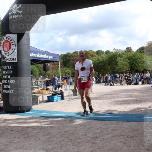 14.09.2025 - Stadtparktriathlon Strokosch-Dieckow http://msf.ph/oto/8889213 14.09.2025 12:39:21 Ziel 1102 meine-sportfotos.de