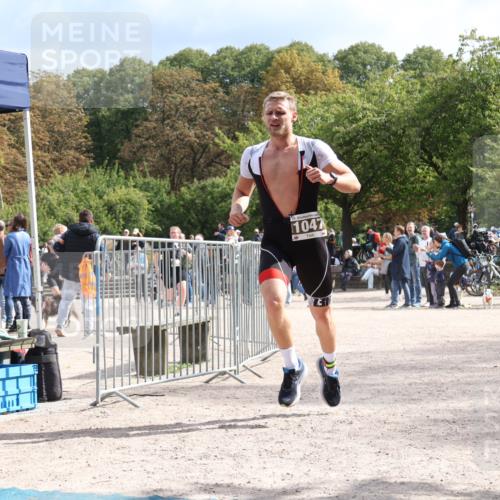 14.09.2025 - Stadtparktriathlon Strokosch-Dieckow http://msf.ph/oto/8889226 14.09.2025 12:39:31 Ziel 1047 meine-sportfotos.de