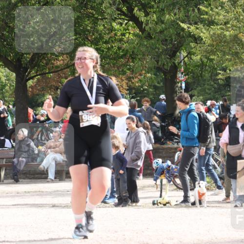 14.09.2025 - Stadtparktriathlon Strokosch-Dieckow http://msf.ph/oto/8889235 14.09.2025 12:39:35 Ziel 995, 1047 meine-sportfotos.de