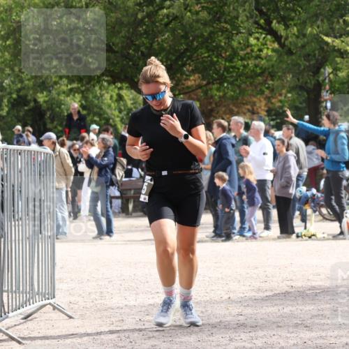 14.09.2025 - Stadtparktriathlon Strokosch-Dieckow http://msf.ph/oto/8889240 14.09.2025 12:39:37 Ziel 995, 1047 meine-sportfotos.de