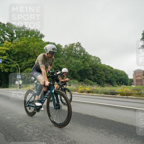 14.09.2025 - Stadtparktriathlon Michael Burmester http://msf.ph/oto/8889256 14.09.2025 09:08:44 Radfahren 318, 326, 339, 340, 342, 345, 347, 365, 370, 383, 392, 410, 418, 437 meine-sportfotos.de
