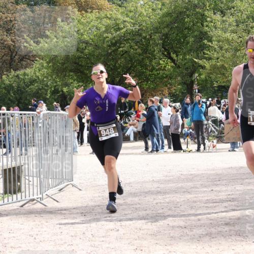 14.09.2025 - Stadtparktriathlon Strokosch-Dieckow http://msf.ph/oto/8889257 14.09.2025 12:39:48 Ziel 948, 960, 1097 meine-sportfotos.de