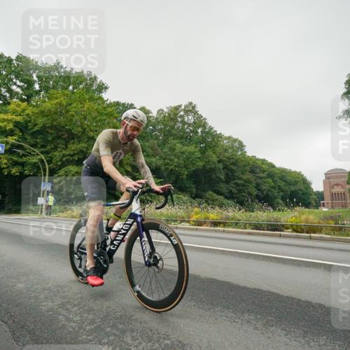 14.09.2025 - Stadtparktriathlon Michael Burmester http://msf.ph/oto/8889259 14.09.2025 09:08:45 Radfahren 318, 326, 339, 340, 342, 345, 347, 365, 392, 410, 418, 437 meine-sportfotos.de