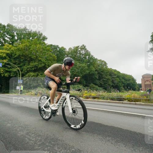 14.09.2025 - Stadtparktriathlon Michael Burmester http://msf.ph/oto/8889261 14.09.2025 09:08:46 Radfahren 318, 339, 340, 342, 347, 365, 392, 410, 418, 437 meine-sportfotos.de