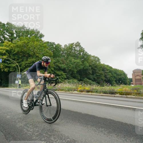 14.09.2025 - Stadtparktriathlon Michael Burmester http://msf.ph/oto/8889267 14.09.2025 09:08:49 Radfahren 339, 340, 342, 347, 365, 392, 410, 437 meine-sportfotos.de