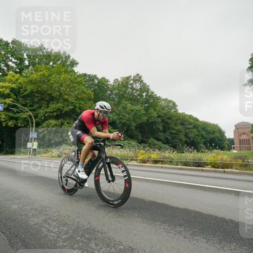 14.09.2025 - Stadtparktriathlon Michael Burmester http://msf.ph/oto/8889270 14.09.2025 09:08:51 Radfahren 362, 365, 392, 410, 437 meine-sportfotos.de