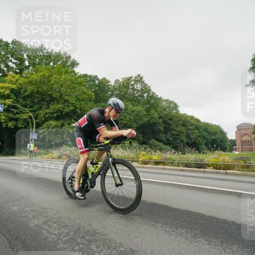 14.09.2025 - Stadtparktriathlon Michael Burmester http://msf.ph/oto/8889278 14.09.2025 09:09:07 Radfahren 323, 341, 352, 353, 375 meine-sportfotos.de