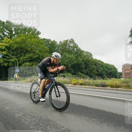14.09.2025 - Stadtparktriathlon Michael Burmester http://msf.ph/oto/8889281 14.09.2025 09:09:09 Radfahren 323, 341, 352, 353, 375 meine-sportfotos.de