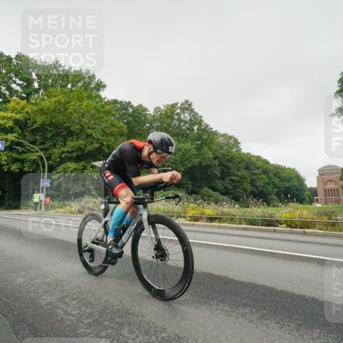 14.09.2025 - Stadtparktriathlon Michael Burmester http://msf.ph/oto/8889284 14.09.2025 09:09:11 Radfahren 323, 341, 352, 353, 375 meine-sportfotos.de