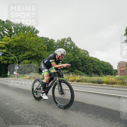 14.09.2025 - Stadtparktriathlon Michael Burmester http://msf.ph/oto/8889287 14.09.2025 09:09:22 Radfahren 337, 349, 354, 361, 376, 379, 398, 451 meine-sportfotos.de