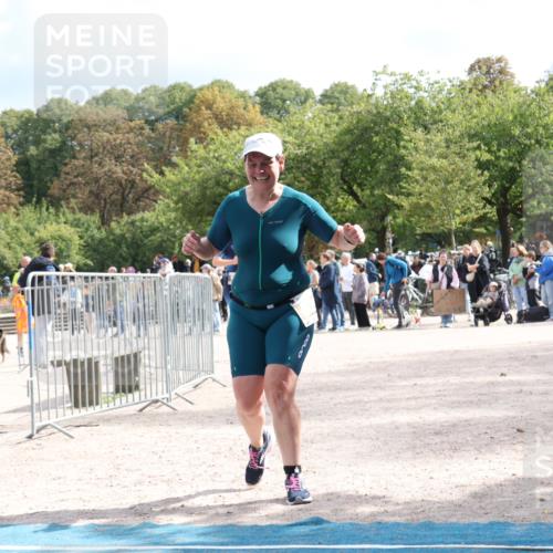 14.09.2025 - Stadtparktriathlon Strokosch-Dieckow http://msf.ph/oto/8889295 14.09.2025 12:39:56 Ziel 936, 939, 948, 960, 1054, 1097 meine-sportfotos.de