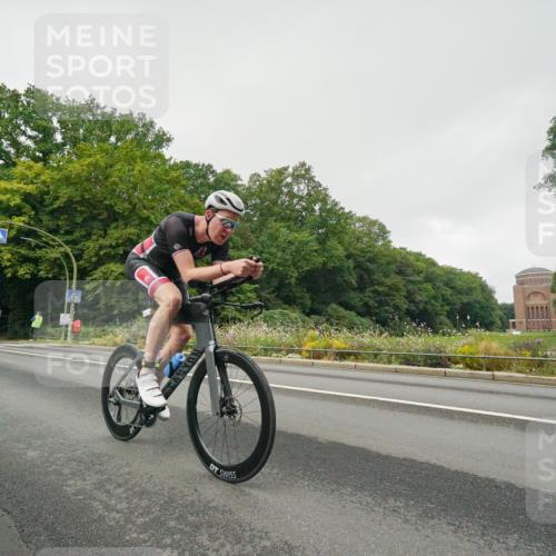 14.09.2025 - Stadtparktriathlon Michael Burmester http://msf.ph/oto/8889296 14.09.2025 09:09:29 Radfahren 337, 349, 354, 361, 376, 398, 451 meine-sportfotos.de