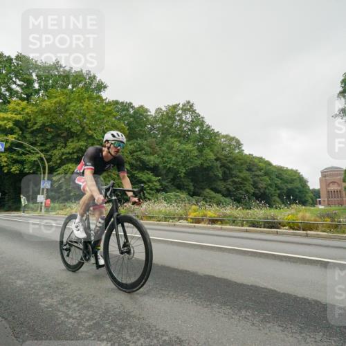 14.09.2025 - Stadtparktriathlon Michael Burmester http://msf.ph/oto/8889302 14.09.2025 09:09:40 Radfahren 399 meine-sportfotos.de