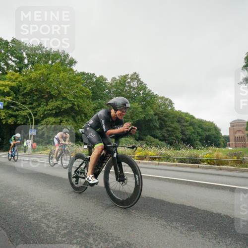 14.09.2025 - Stadtparktriathlon Michael Burmester http://msf.ph/oto/8889310 14.09.2025 09:10:05 Radfahren 311, 315, 328, 348, 350, 357, 387, 413, 414 meine-sportfotos.de