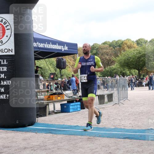 14.09.2025 - Stadtparktriathlon Strokosch-Dieckow http://msf.ph/oto/8889323 14.09.2025 12:40:04 Ziel 936, 1054, 1099 meine-sportfotos.de