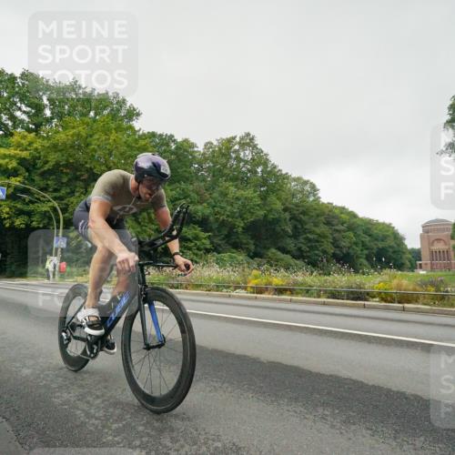 14.09.2025 - Stadtparktriathlon Michael Burmester http://msf.ph/oto/8889327 14.09.2025 09:10:23 Radfahren 336 meine-sportfotos.de
