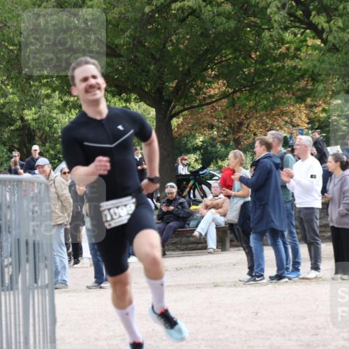 14.09.2025 - Stadtparktriathlon Strokosch-Dieckow http://msf.ph/oto/8889330 14.09.2025 12:40:07 Ziel 974, 1054, 1099 meine-sportfotos.de