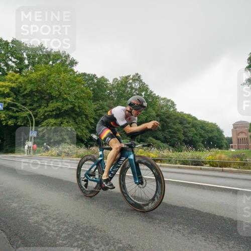 14.09.2025 - Stadtparktriathlon Michael Burmester http://msf.ph/oto/8889365 14.09.2025 09:11:11 Radfahren 330, 332, 351, 355, 408, 436, 476 meine-sportfotos.de