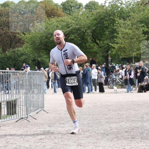 14.09.2025 - Stadtparktriathlon Strokosch-Dieckow http://msf.ph/oto/8889370 14.09.2025 12:40:16 Ziel 974, 1062 meine-sportfotos.de