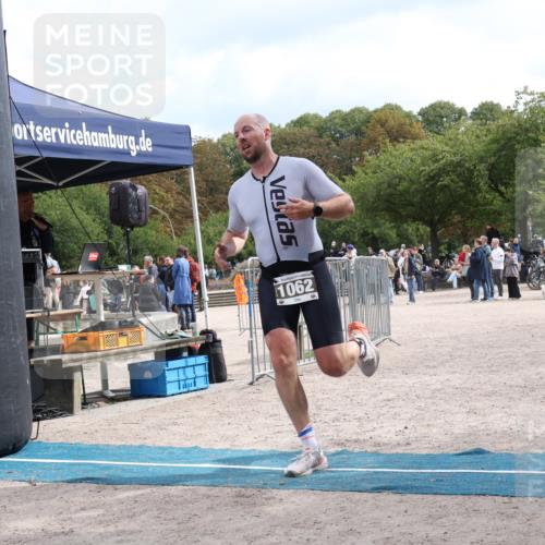14.09.2025 - Stadtparktriathlon Strokosch-Dieckow http://msf.ph/oto/8889374 14.09.2025 12:40:17 Ziel 974, 1062 meine-sportfotos.de