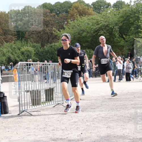14.09.2025 - Stadtparktriathlon Strokosch-Dieckow http://msf.ph/oto/8889388 14.09.2025 12:40:43 Ziel 929, 1031, 1039 meine-sportfotos.de