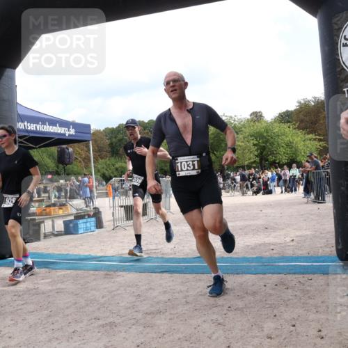 14.09.2025 - Stadtparktriathlon Strokosch-Dieckow http://msf.ph/oto/8889397 14.09.2025 12:40:45 Ziel 929, 1031, 1039 meine-sportfotos.de