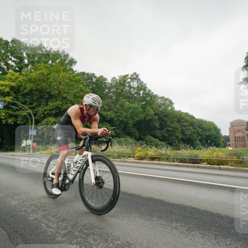 14.09.2025 - Stadtparktriathlon Michael Burmester http://msf.ph/oto/8889428 14.09.2025 09:12:49 Radfahren 320, 334, 356, 422 meine-sportfotos.de
