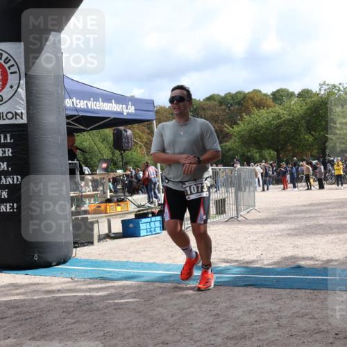 14.09.2025 - Stadtparktriathlon Strokosch-Dieckow http://msf.ph/oto/8889436 14.09.2025 12:42:03 Ziel 1073 meine-sportfotos.de