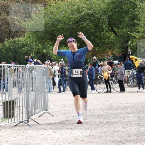 14.09.2025 - Stadtparktriathlon Strokosch-Dieckow http://msf.ph/oto/8889445 14.09.2025 12:42:37 Ziel 945 meine-sportfotos.de