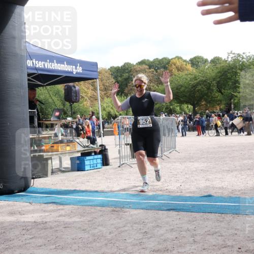 14.09.2025 - Stadtparktriathlon Strokosch-Dieckow http://msf.ph/oto/8889471 14.09.2025 12:42:52 Ziel 952 meine-sportfotos.de